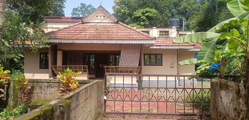 3 Bedroom 1700 Sqft House in 18 Cents of Land for Sale at Kummannoor