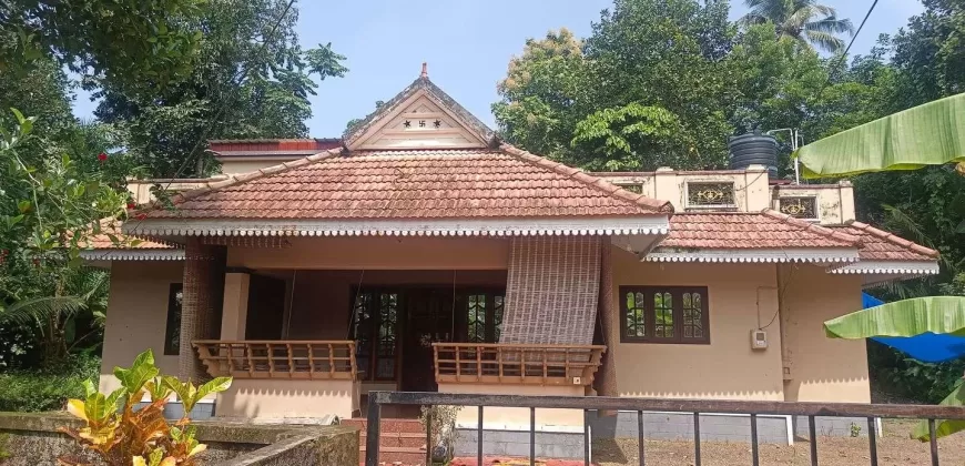 3 Bedroom 1700 Sqft House in 18 Cents of Land for Sale at Kummannoor