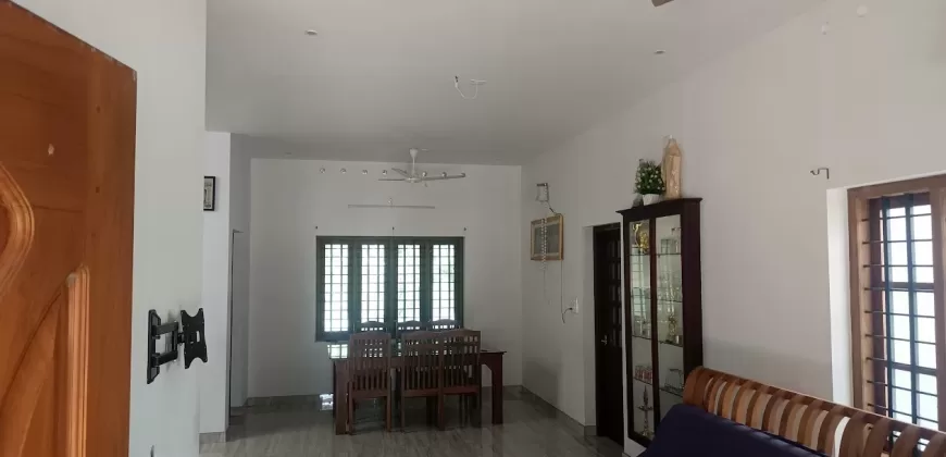 House for Sale (2100Sqft+ 15 Cents) Near Kallittunada Junction, Kidangoor – Ayarkunnam Road